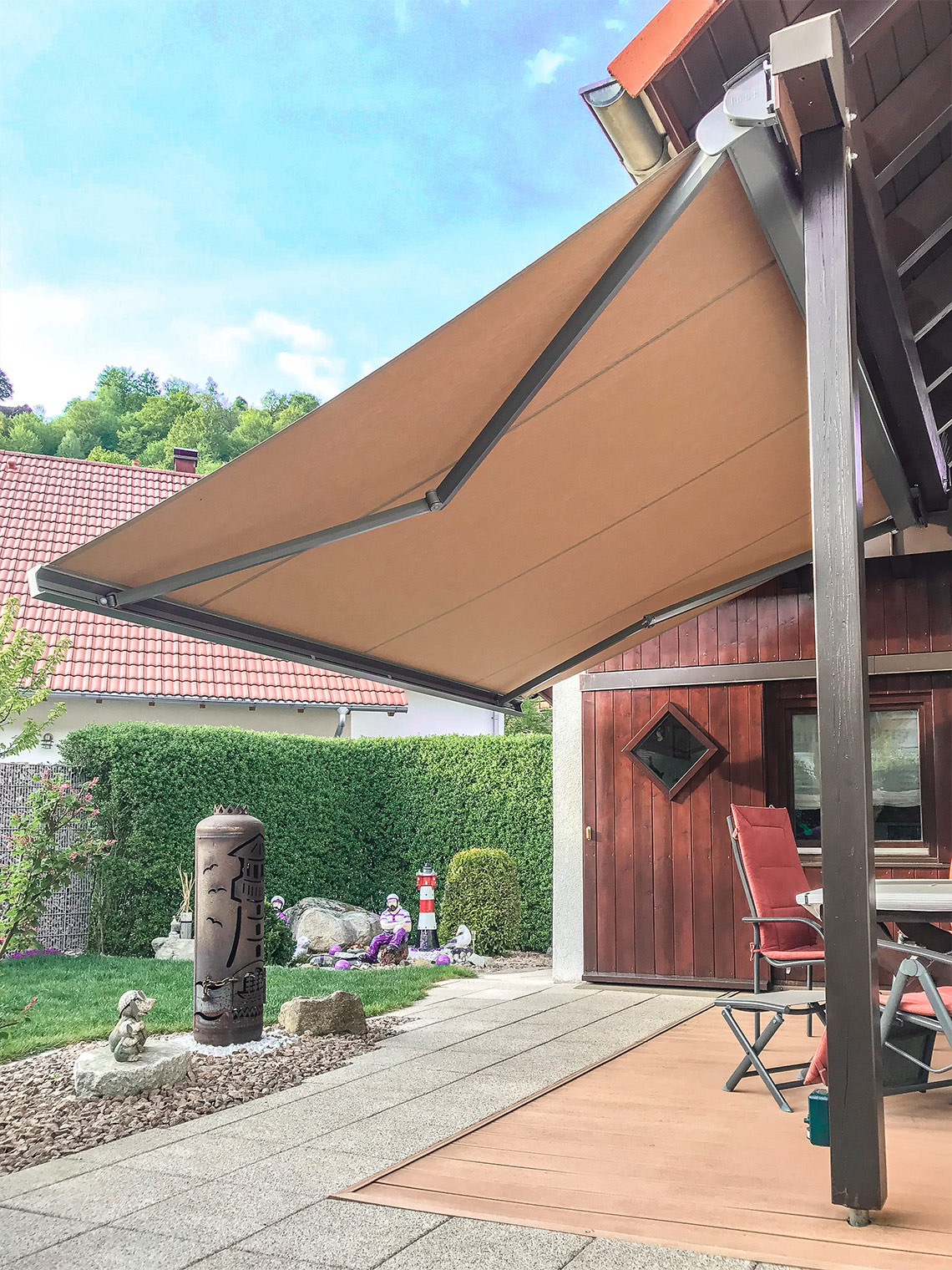 Schlanke, elegante Kassettenmarkise in modernem Farbton in Schönau