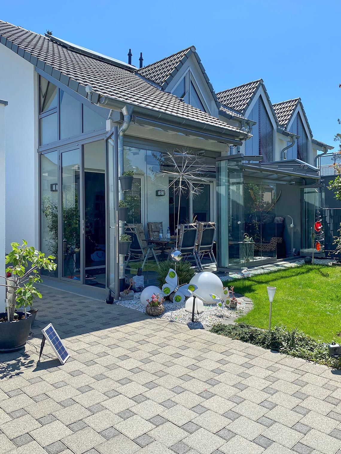 Verglaster Sitzplatz an Haus in Rheinfelden